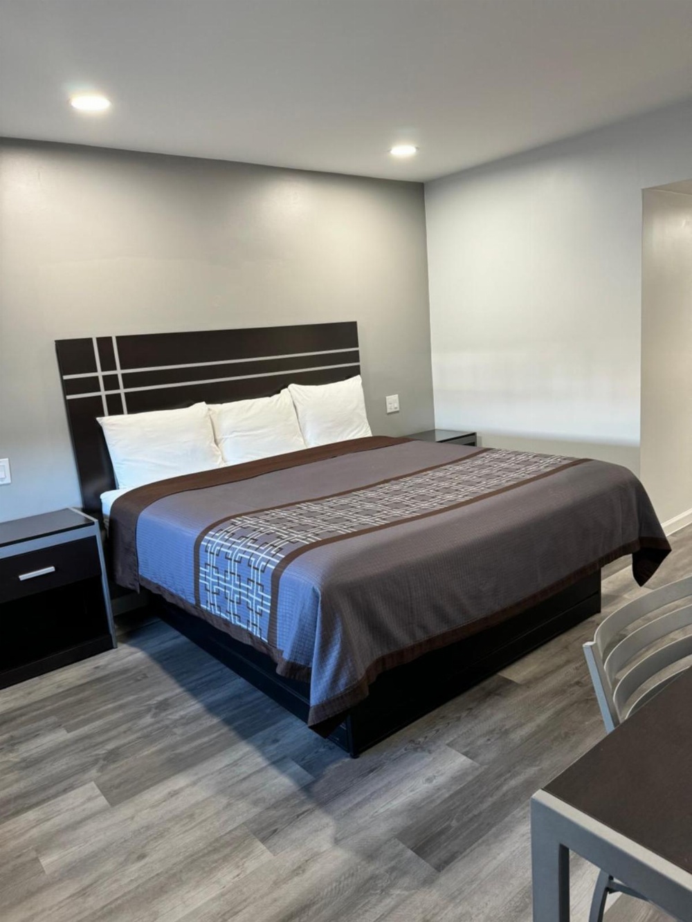 Continental Inn and Suites Main image