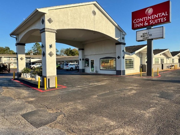 Continental Inn and Suites image 15