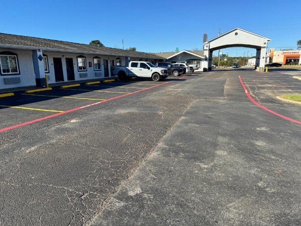 Continental Inn and Suites image 26